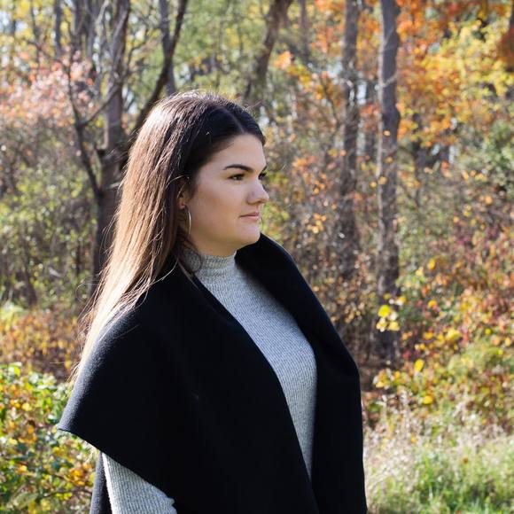 Meet your Posher, Jessica - Picture 1 of 1